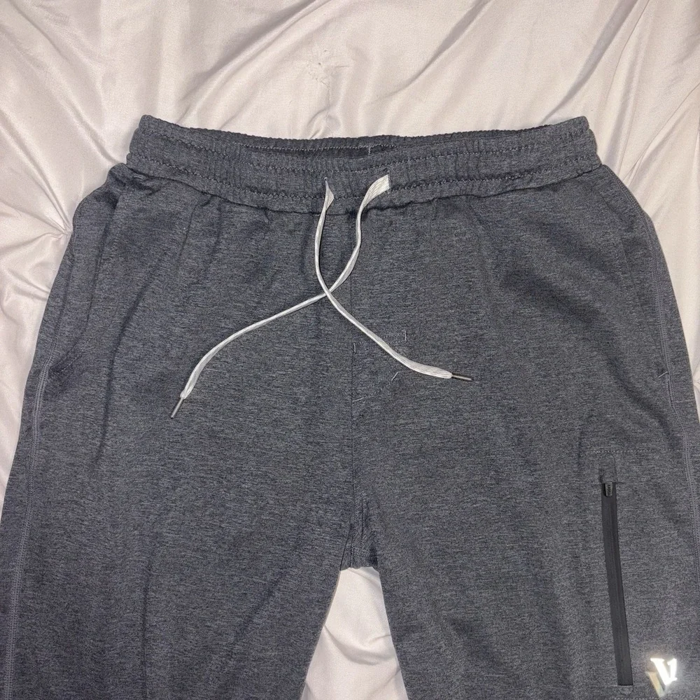 VUORI Sunday Performance Jogger Mens‎ Small Charcoal Gray V416 Athletic Pants